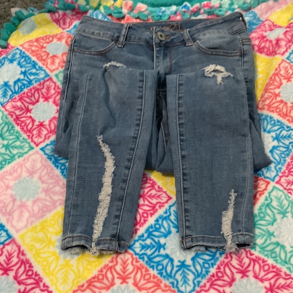 Rue21 distressed jeans - Picture 2 of 4